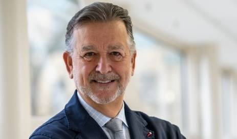 Mechtler headshot photograph