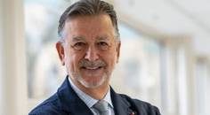 Mechtler headshot photograph