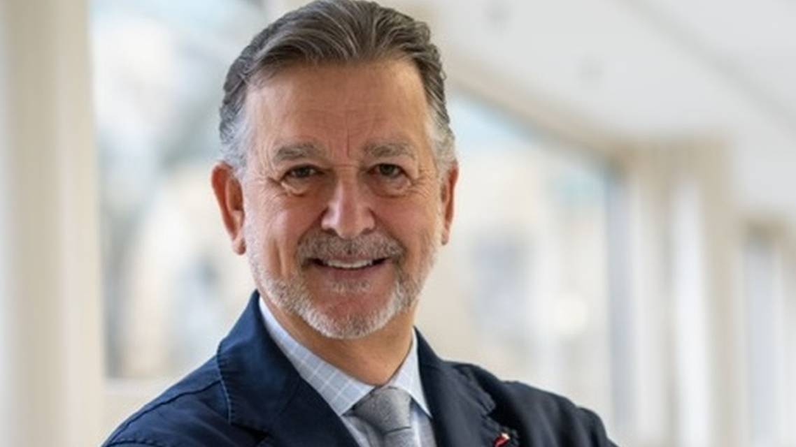 Mechtler headshot photograph